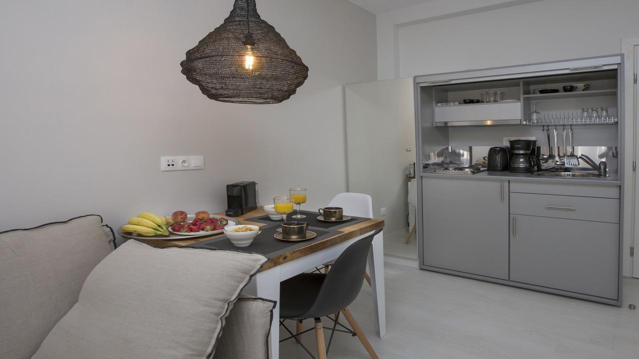 Ermou Stylish Suites By Ghh 아테네 외부 사진